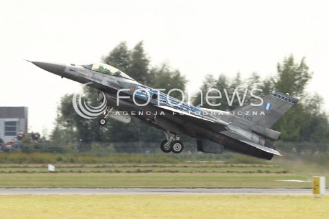 24.08.2013 RADOM <br />MIEDZYNARODOWE POKAZY LOTNICZE W RADOMIU<br />RADOM AIRSHOW 2013<br />N/Z SAMOLOT F-16 F16 GRECKICH SIL POWIETRZNYCH ZEUS TEAM<br /> 