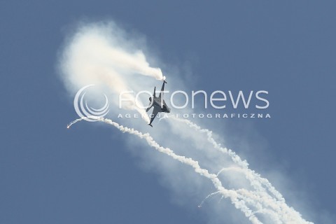  24.08.2013 RADOM <br />MIEDZYNARODOWE POKAZY LOTNICZE W RADOMIU<br />RADOM AIRSHOW 2013<br />N/Z BELGIJSKI SAMOLOT F16 F-16 FLARY<br /> 
