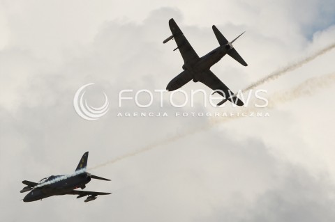  24.08.2013 RADOM <br />MIEDZYNARODOWE POKAZY LOTNICZE W RADOMIU<br />RADOM AIRSHOW 2013<br />N/Z ZESPOL AKROBACYJNY MIDNIGHT HAWKS SAMOLOTY BAE HAWK<br /> 