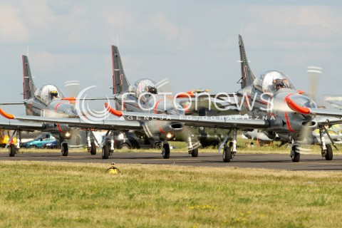  24.08.2013 RADOM <br />MIEDZYNARODOWE POKAZY LOTNICZE W RADOMIU<br />RADOM AIRSHOW 2013<br />N/Z SAMOLOT PZL 130 ORLIK T130 ZESPOL AKROBACYJNY ORLIKI ORLIK<br /> 