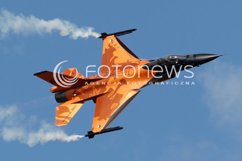  25.08.2013 RADOM <br />MIEDZYNARODOWE POKAZY LOTNICZE W RADOMIU RADOM AIRSHOW 2013 <br />N/Z HOLENDERSKI SAMOLOT F-16 F16<br /> 