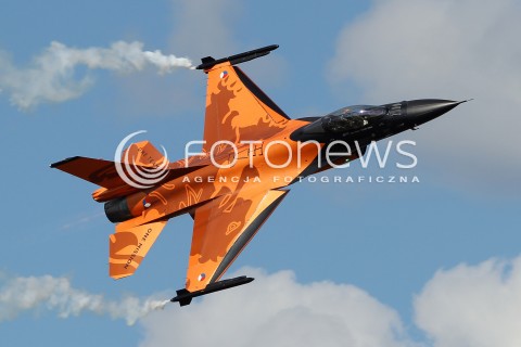  25.08.2013 RADOM <br />MIEDZYNARODOWE POKAZY LOTNICZE W RADOMIU RADOM AIRSHOW 2013 <br />N/Z HOLENDERSKI SAMOLOT F-16 F16<br /> 