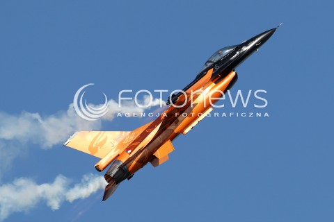  25.08.2013 RADOM <br />MIEDZYNARODOWE POKAZY LOTNICZE W RADOMIU RADOM AIRSHOW 2013 <br />N/Z HOLENDERSKI SAMOLOT F-16 F16<br /> 