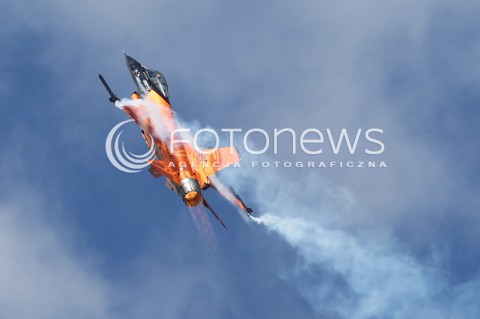  25.08.2013 RADOM <br />MIEDZYNARODOWE POKAZY LOTNICZE W RADOMIU RADOM AIRSHOW 2013 <br />N/Z HOLENDERSKI SAMOLOT F-16 F16<br /> 