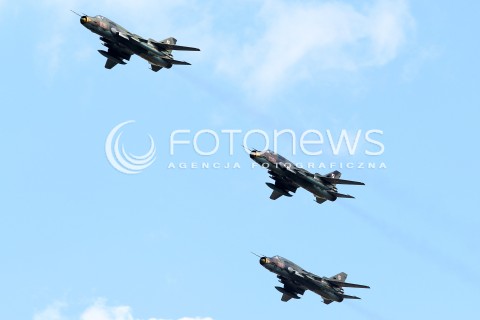  25.08.2013 RADOM <br />MIEDZYNARODOWE POKAZY LOTNICZE W RADOMIU RADOM AIRSHOW 2013 <br />N/Z SAMOLOT SU-22 SU22 NALEZACY DO POLSKIEJ ARMII<br /> 