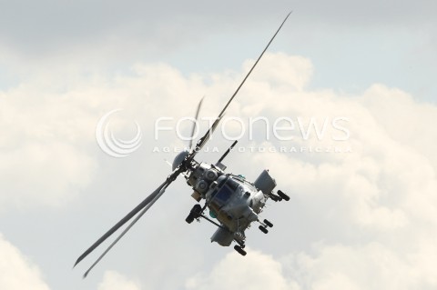  25.08.2013 RADOM<br />PREZENTACJA FRANCUSKIEGO SMIGLOWCA EUROCOPTER EC725 CARACAL PODCZAS RADOM AIRSHOW 2013 KTORY MA BYC PROPOZYCJA FIRMY EUROCOPTER NA SMIGLOWIEC DLA POLSKIEJ ARMII<br />N/Z HELIKOPTER EC-725 CARACAL<br /> 