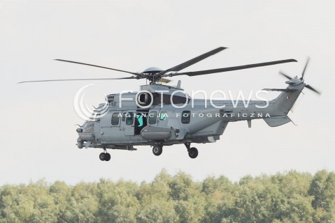  25.08.2013 RADOM<br />PREZENTACJA FRANCUSKIEGO SMIGLOWCA EUROCOPTER EC725 CARACAL PODCZAS RADOM AIRSHOW 2013 KTORY MA BYC PROPOZYCJA FIRMY EUROCOPTER NA SMIGLOWIEC DLA POLSKIEJ ARMII<br />N/Z HELIKOPTER EC-725 CARACAL<br /> 