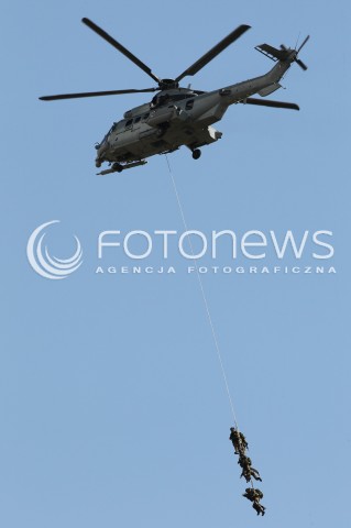  25.08.2013 RADOM<br />PREZENTACJA FRANCUSKIEGO SMIGLOWCA EUROCOPTER EC725 CARACAL PODCZAS RADOM AIRSHOW 2013 KTORY MA BYC PROPOZYCJA FIRMY EUROCOPTER NA SMIGLOWIEC DLA POLSKIEJ ARMII<br />N/Z HELIKOPTER EC-725 CARACAL<br /> 