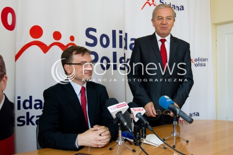  26.08.2013 RZESZOW <br />WIZYTA PREZESA SOLIDARNEJ POLSKI ZBIGNIEWA ZIOBRO W ZWIAZKU Z UZUPELNIAJACYMI WYBORAMI DO SENATU NA PODKARPACIU. <br />N/Z ZBIGNIEW ZIOBRO KAZIMIERZ ZIOBRO<br /> 