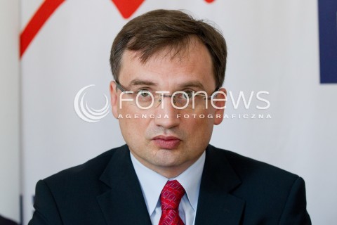  26.08.2013 RZESZOW <br />WIZYTA PREZESA SOLIDARNEJ POLSKI ZBIGNIEWA ZIOBRO W ZWIAZKU Z UZUPELNIAJACYMI WYBORAMI DO SENATU NA PODKARPACIU. <br />N/Z ZBIGNIEW ZIOBRO SYLWETKA GLOWKA<br /> 