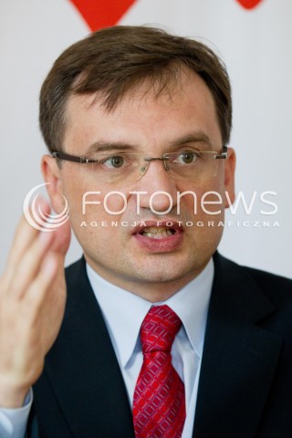  26.08.2013 RZESZOW <br />WIZYTA PREZESA SOLIDARNEJ POLSKI ZBIGNIEWA ZIOBRO W ZWIAZKU Z UZUPELNIAJACYMI WYBORAMI DO SENATU NA PODKARPACIU. <br />N/Z ZBIGNIEW ZIOBRO SYLWETKA GLOWKA<br /> 