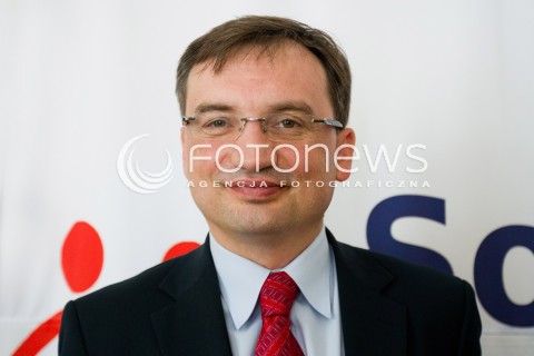  26.08.2013 RZESZOW <br />WIZYTA PREZESA SOLIDARNEJ POLSKI ZBIGNIEWA ZIOBRO W ZWIAZKU Z UZUPELNIAJACYMI WYBORAMI DO SENATU NA PODKARPACIU. <br />N/Z ZBIGNIEW ZIOBRO SYLWETKA GLOWKA <br /> 