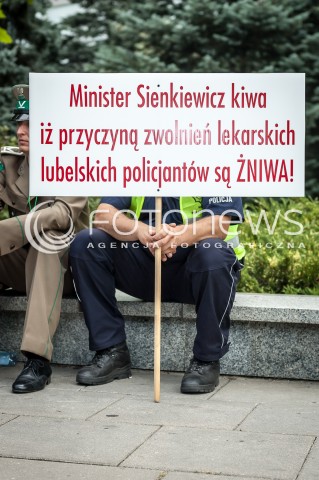  27.08.2013 PROTEST POLICJI PRZECIW OBNIZKOM WYNAGRODZEN  