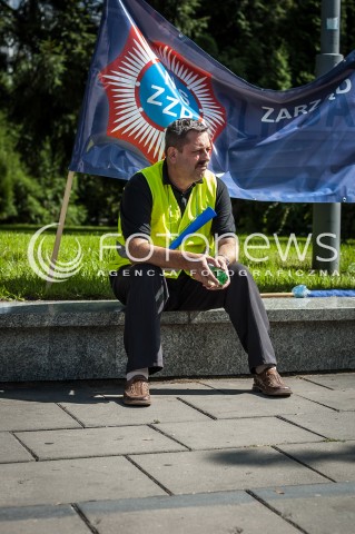  27.08.2013 PROTEST POLICJI PRZECIW OBNIZKOM WYNAGRODZEN  
