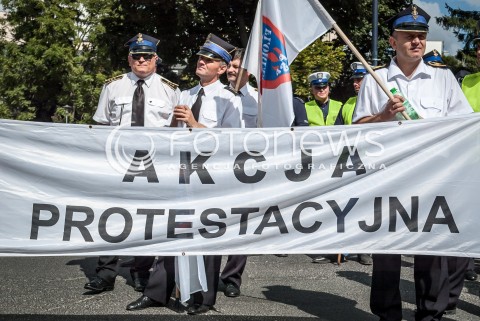  27.08.2013 PROTEST POLICJI PRZECIW OBNIZKOM WYNAGRODZEN  