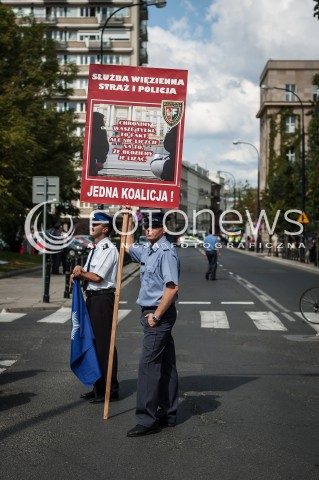  27.08.2013 PROTEST POLICJI PRZECIW OBNIZKOM WYNAGRODZEN  
