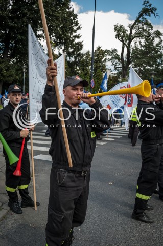  27.08.2013 PROTEST POLICJI PRZECIW OBNIZKOM WYNAGRODZEN  