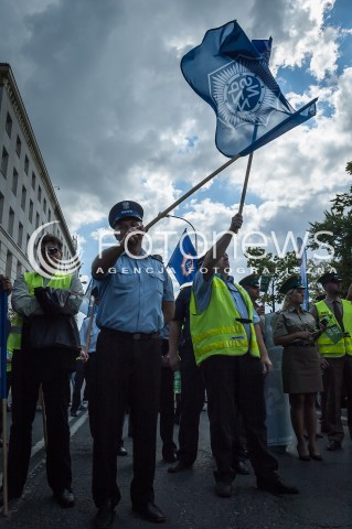  27.08.2013 PROTEST POLICJI PRZECIW OBNIZKOM WYNAGRODZEN  