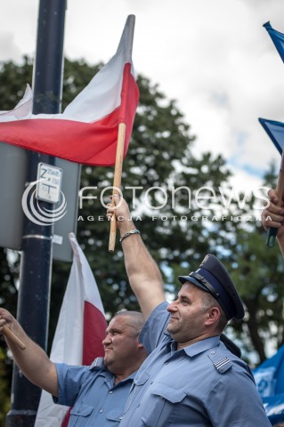  27.08.2013 PROTEST POLICJI PRZECIW OBNIZKOM WYNAGRODZEN  