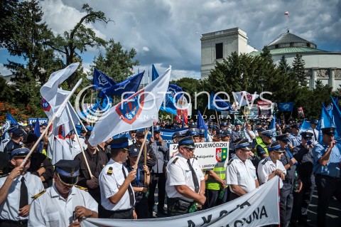 Protest służb mundurowych w Warszawie