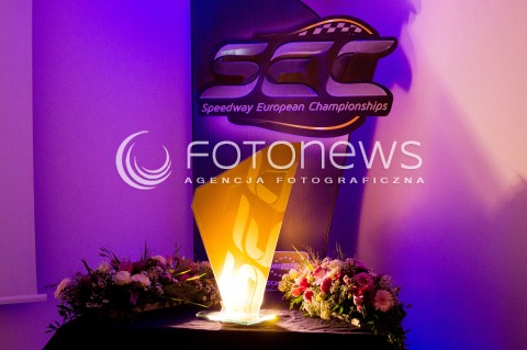  29.08.2013 RZESZOW<br />KONFERENCJA PRASOWA FIRMY ONE SPORT I PGE MARMA RZESZOW DOTYCZACA IV RUNDY INDYWIDUALNYCH MISTRZOSTW EUROPY - SPEEDWAY EUROPEAN CHAMPIONSHIPS, KTORE ODBEDA SIE W RZESZOWIE <br />N/Z PUCHAR NAGRODA TROFEUM<br /> 