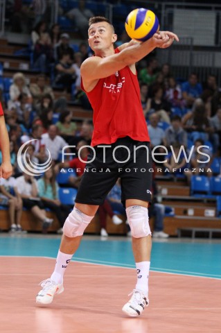  29.08.2013 RZESZOW SIATKOWKA<br />OTWARTY DLA KIBICOW TRENING SIATKARZY ASSECO RESOVIA<br />N/Z KRZYSZTOF IGNACZAK SYLWETKA<br /> 