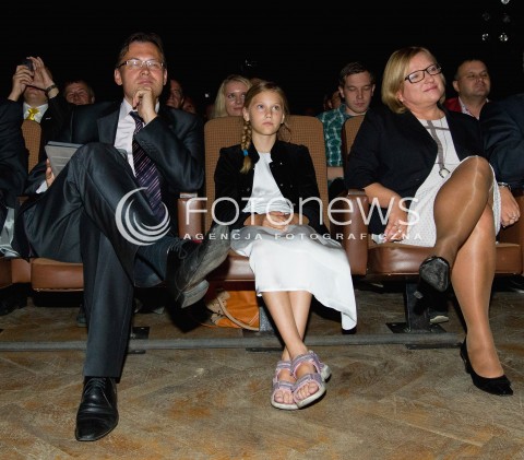  01.09.2013 DEBICA <br />KONWENCJA KLUBU PARLAMENTARNEGO SOLIDARNA POLSKA W DEBICY<br />N/Z ARKADIUSZ MULARCZYK Z CORKA BEATA KEMPA<br /> 