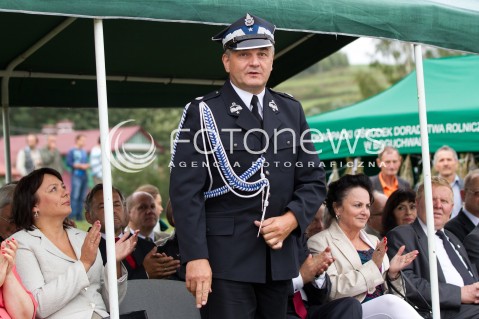  01.09.2013 GLINIK<br />WALDEMAR PAWLAK NA DOZYNKACH GMINNYCH W GLINIKU<br />WSPIERA WSPOLNEGO KANDYDATA PO-PSL NA SENATORA MARIUSZA KAWE<br />N/Z WALDEMAR PAWLAK SALUTUJE<br /> 