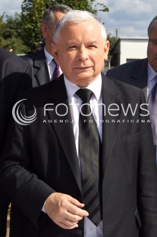  05.09.2013 PASZCZYNA<br />PREZES PIS JAROSLAW KACZYNSKI NA PODKARPACIU<br />SPOTKANIE W GOSPODARSTWIE ROLNYM W PASZCZYNIE KOLO DEBICY<br />WSPIERA SWOJEGO KANDYDATA NA SENATORA ZDZISLAWA PUPE<br />N/Z JAROSLAW KACZYNSKI<br /> 