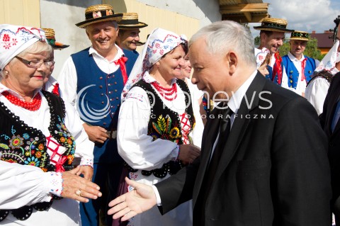  05.09.2013 PASZCZYNA<br />PREZES PIS JAROSLAW KACZYNSKI NA PODKARPACIU<br />SPOTKANIE W GOSPODARSTWIE ROLNYM W PASZCZYNIE KOLO DEBICY<br />WSPIERA SWOJEGO KANDYDATA NA SENATORA ZDZISLAWA PUPE<br />N/Z JAROSLAW KACZYNSKI<br /> 