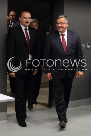  06.09.2013 KROSNO<br />PREZYDENT RP BRONISLAW KOMOROWSKI Z WIZYTA NA PODKARPACIU.<br />WIZYTA W CENTRUM DZIEDZICTWA SZKLA W KROSNIE<br />N/Z BRONISLAW KOMOROWSKI<br /> 