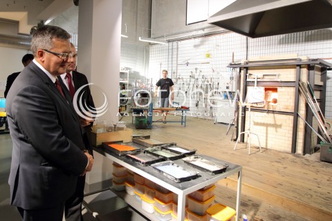  06.09.2013 KROSNO<br />PREZYDENT RP BRONISLAW KOMOROWSKI Z WIZYTA NA PODKARPACIU.<br />WIZYTA W CENTRUM DZIEDZICTWA SZKLA W KROSNIE<br />N/Z BRONISLAW KOMOROWSKI<br /> 