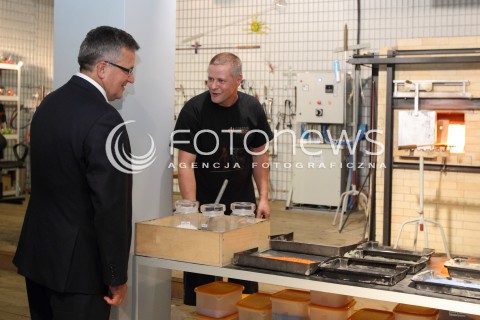  06.09.2013 KROSNO<br />PREZYDENT RP BRONISLAW KOMOROWSKI Z WIZYTA NA PODKARPACIU.<br />WIZYTA W CENTRUM DZIEDZICTWA SZKLA W KROSNIE<br />N/Z BRONISLAW KOMOROWSKI<br /> 