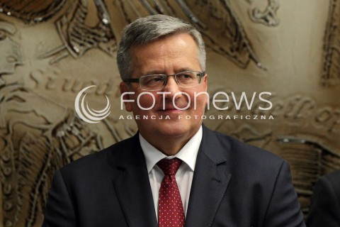  06.09.2013 KROSNO<br />PREZYDENT RP BRONISLAW KOMOROWSKI Z WIZYTA NA PODKARPACIU.<br />WIZYTA W CENTRUM DZIEDZICTWA SZKLA W KROSNIE<br />N/Z BRONISLAW KOMOROWSKI PORTRET SYLWETKA<br /> 
