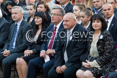  06.09.2013 ODRZYKON<br />PREZYDENT RP BRONISLAW KOMOROWSKI Z WIZYTA NA PODKARPACIU.<br />WIZYTA NA ZAMKU W ODRZYKONIU W PRZEDEDNIU NARODOWEGO CZYTANIA UTWOROW ALEKSANDRA FREDRY.<br />N/Z BRONISLAW KOMOROWSKI MALGORZATA CHOMYCZ SMIGIELSKA<br /> 