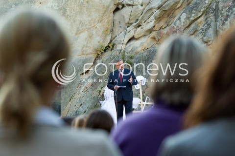  06.09.2013 ODRZYKON<br />PREZYDENT RP BRONISLAW KOMOROWSKI Z WIZYTA NA PODKARPACIU.<br />WIZYTA NA ZAMKU W ODRZYKONIU W PRZEDEDNIU NARODOWEGO CZYTANIA UTWOROW ALEKSANDRA FREDRY.<br />N/Z BRONISLAW KOMOROWSKI<br /> 