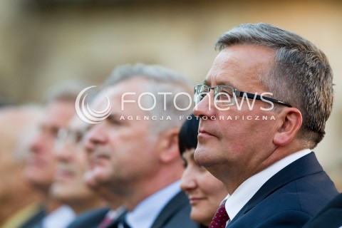  06.09.2013 ODRZYKON<br />PREZYDENT RP BRONISLAW KOMOROWSKI Z WIZYTA NA PODKARPACIU.<br />WIZYTA NA ZAMKU W ODRZYKONIU W PRZEDEDNIU NARODOWEGO CZYTANIA UTWOROW ALEKSANDRA FREDRY.<br />N/Z BRONISLAW KOMOROWSKI<br /> 