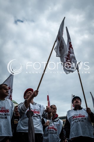  11.09.2013 WARSZAWA STRAJK GENERALNY NSZZ SOLIDARNOSC W WARSZAWIE PRZED MINISTERSTWEM GOSPODARKI N/Z STRAJK  