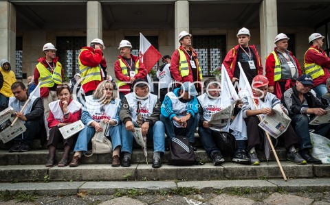  11.09.2013 WARSZAWA STRAJK GENERALNY NSZZ SOLIDARNOSC W WARSZAWIE PRZED MINISTERSTWEM GOSPODARKI N/Z STRAJK  