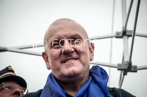  11.09.2013 WARSZAWA STRAJK GENERALNY NSZZ SOLIDARNOSC W WARSZAWIE PRZED SEJMEM N/Z JAN GUZ  PRZEWODNICZACY OGOLNOPOLSKIEGO POROZUMIENIA ZWIAZKOW ZAWODOWYCH  