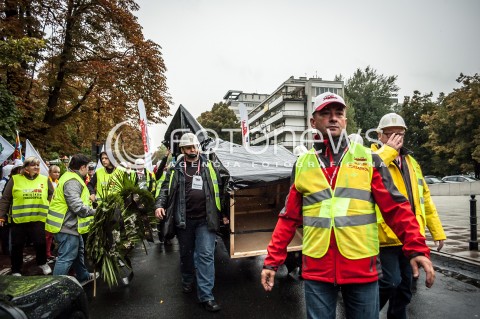  13.09.2013 WARSZAWA TRZECI DZIEN OGOLNOPOLSKICH DNI PROSTESTU W WARSZAWIE N/Z STRAJK HAPPENING  