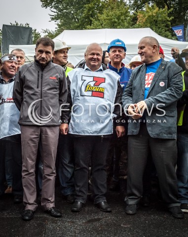  13.09.2013 WARSZAWA TRZECI DZIEN OGOLNOPOLSKICH DNI PROSTESTU W WARSZAWIE N/Z STRAJK HAPPENING PIOTR DUDA TADEUSZ CHWALKA JAN GUZ  