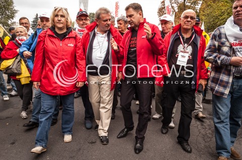  14.09.2013 WARSZAWA MANIFESTACJA ZWIAZKOWCOW W CENTRUM WARSZAWY N/Z PIOTR DUDA NA CZELE POCHODU  