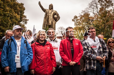  14.09.2013 WARSZAWA MANIFESTACJA ZWIAZKOWCOW W CENTRUM WARSZAWY N/Z PIOTR DUDA NA CZELE POCHODU  