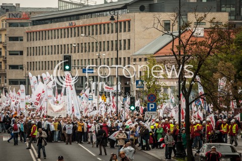  14.09.2013 WARSZAWA MANIFESTACJA ZWIAZKOWCOW W CENTRUM WARSZAWY N/Z STRAJK  