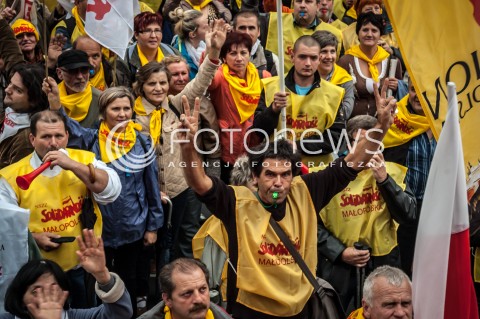  14.09.2013 WARSZAWA MANIFESTACJA ZWIAZKOWCOW W CENTRUM WARSZAWY N/Z STRAJK ZWIAZKOWCY  