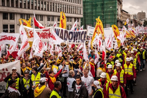  14.09.2013 WARSZAWA MANIFESTACJA ZWIAZKOWCOW W CENTRUM WARSZAWY N/Z STRAJK  
