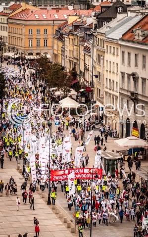  14.09.2013 WARSZAWA MANIFESTACJA ZWIAZKOWCOW W CENTRUM WARSZAWY N/Z STRAJK  