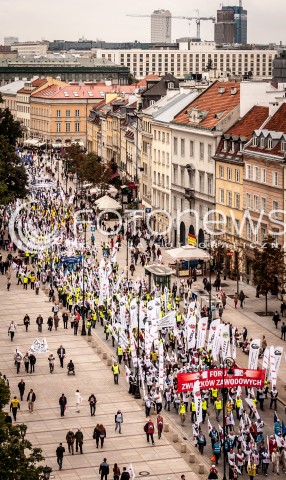  14.09.2013 WARSZAWA MANIFESTACJA ZWIAZKOWCOW W CENTRUM WARSZAWY N/Z STRAJK  
