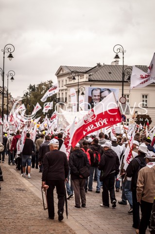  14.09.2013 WARSZAWA MANIFESTACJA ZWIAZKOWCOW W CENTRUM WARSZAWY N/Z STRAJK  